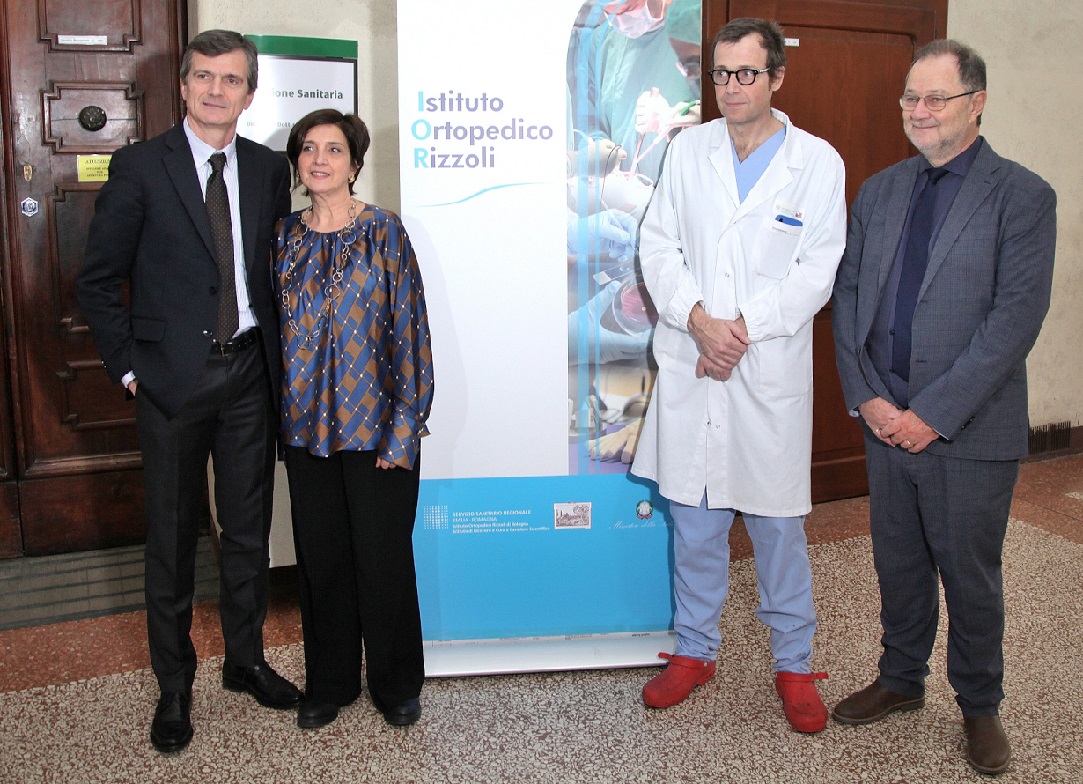 Da sinistra: l'Ing. Alberto Leardini, il Direttore Sanitario Maurizia Rolli, il prof. Cesare Faldini e il Direttore Generale Mario Cavalli.