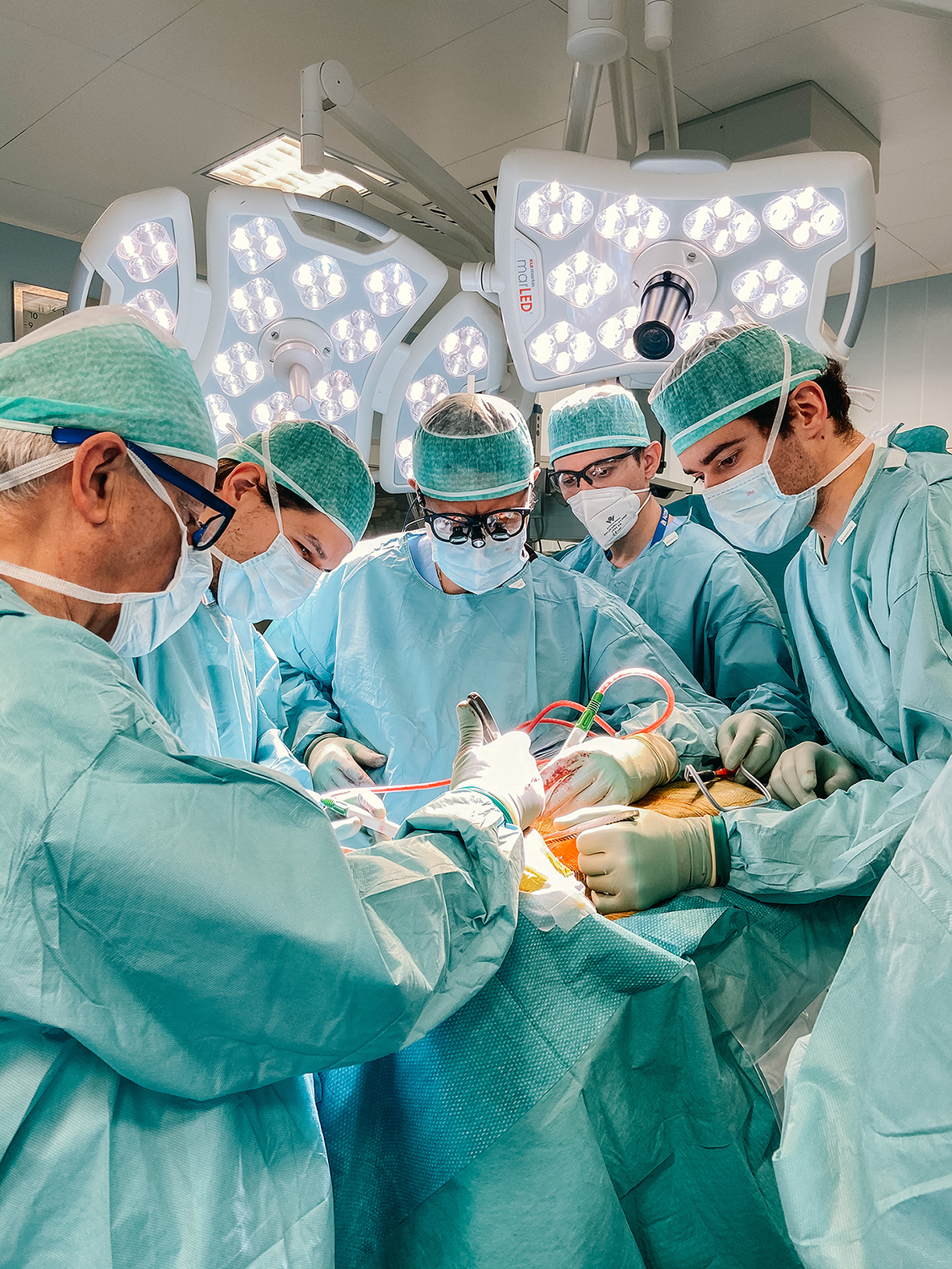 L'équipe della Chirurgia Vertebrale in sala operatoria