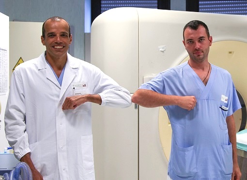 Il Dr. Costantino Errani, ortopedico (a sinistra), con il Dr. Giancarlo Facchini, radiologo